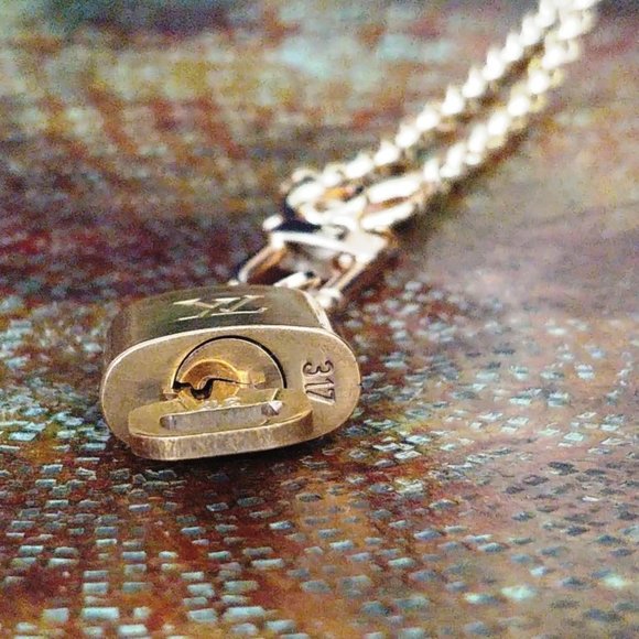 Louis Vuitton Lock & Key #317 w/Pochette Clasp & 24" Gold Chain & Clover Charms - Picture 8 of 16